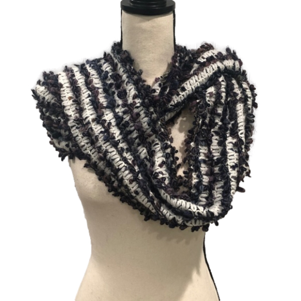 ANTHROPOLOGIE Madison 88 Plum & White Crochet Scarf
